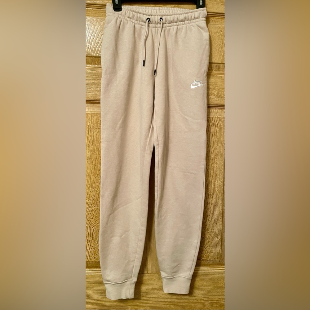 Women’s Nike Beige Sweatpants size XS